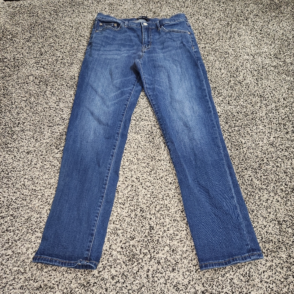gap girlfriend jeans Women's Size 6/28, Mid Rise, Darkwash Stretch Clean Cut